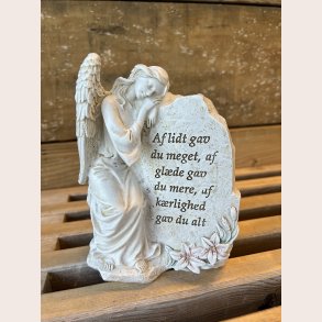 La Vida Engel lnende op ad sten