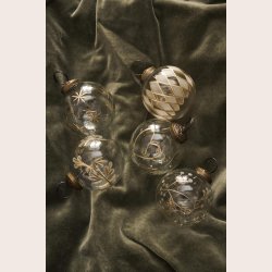 Ib Laursen Julekugle klar mellem