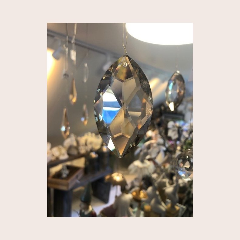 Speedtsberg krystal med ophng oval